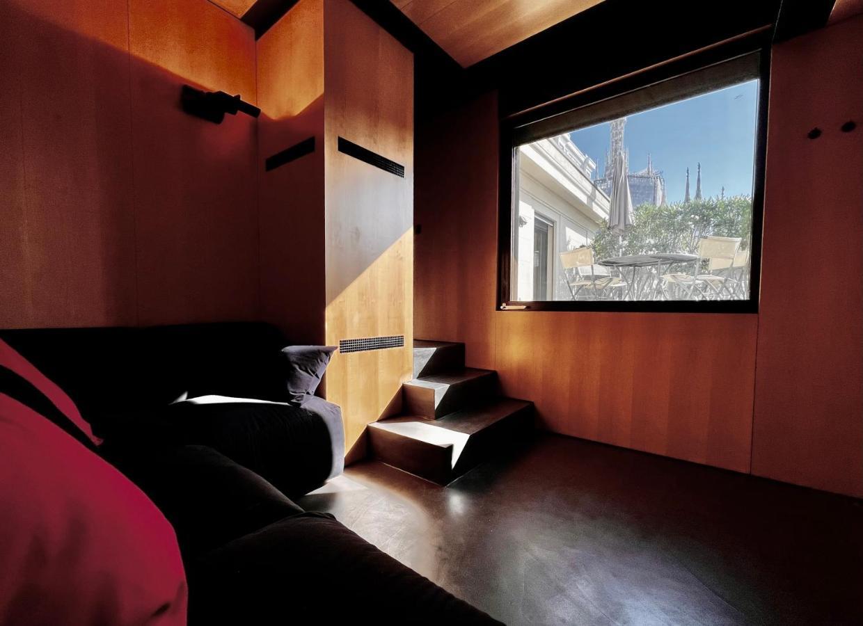 Big Duomo View Sailboat-inspired Penthouse Mailand